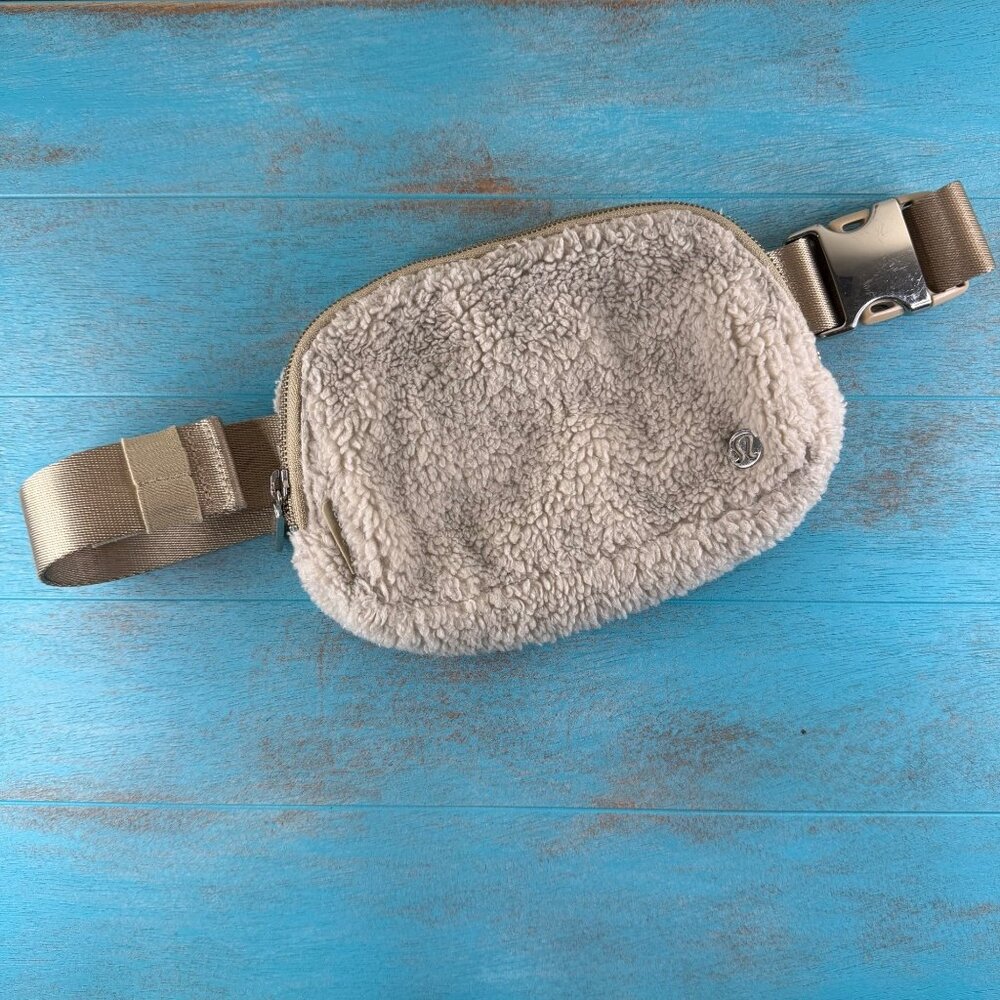 lululemon athletica Cream Sherpa Belt Bag with Tan Strap
